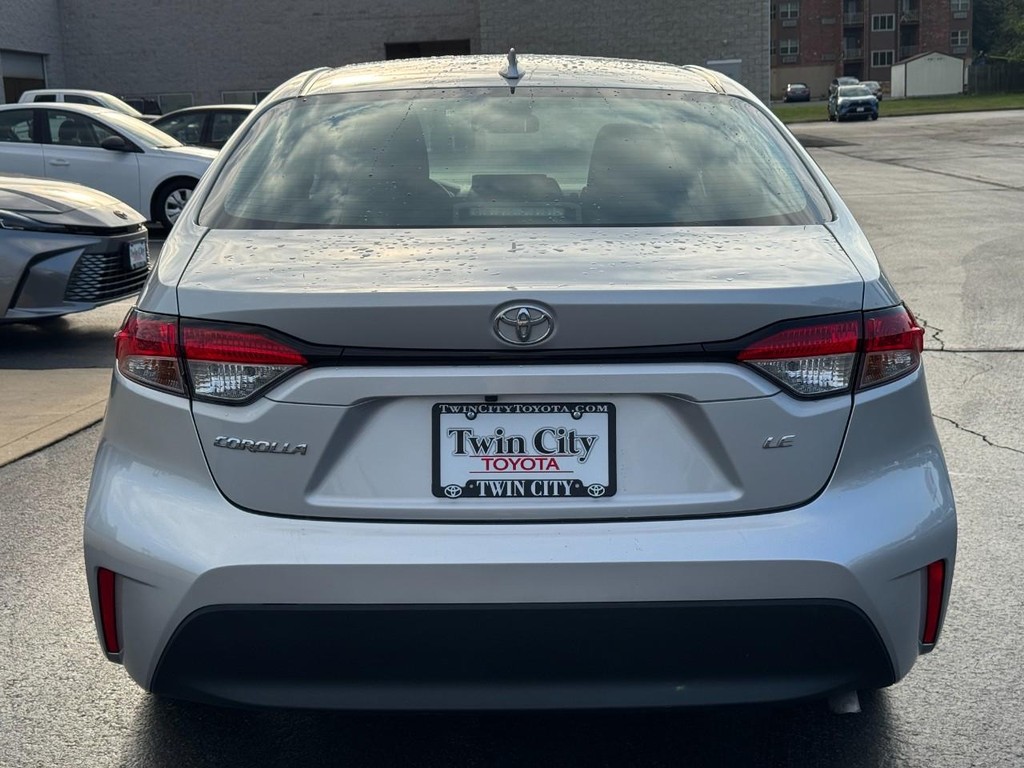Toyota Corolla Vehicle Image 4