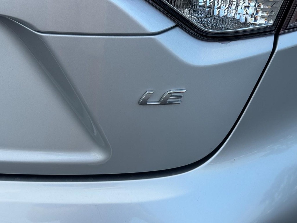 Toyota Corolla Vehicle Image 5
