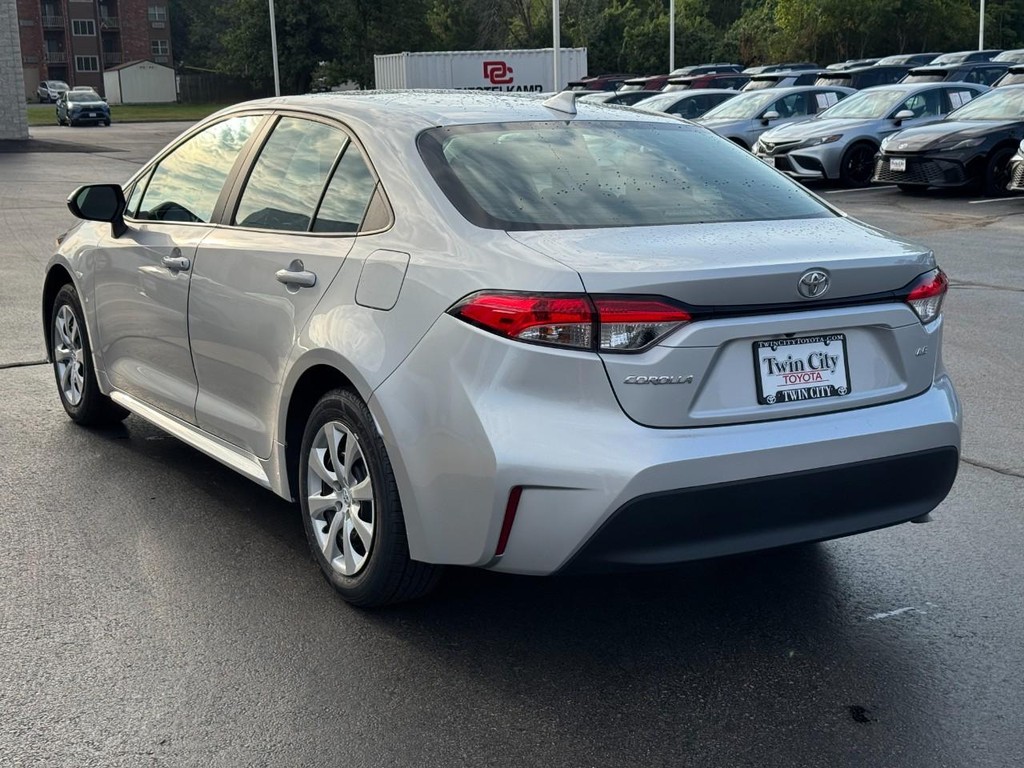 Toyota Corolla Vehicle Image 7