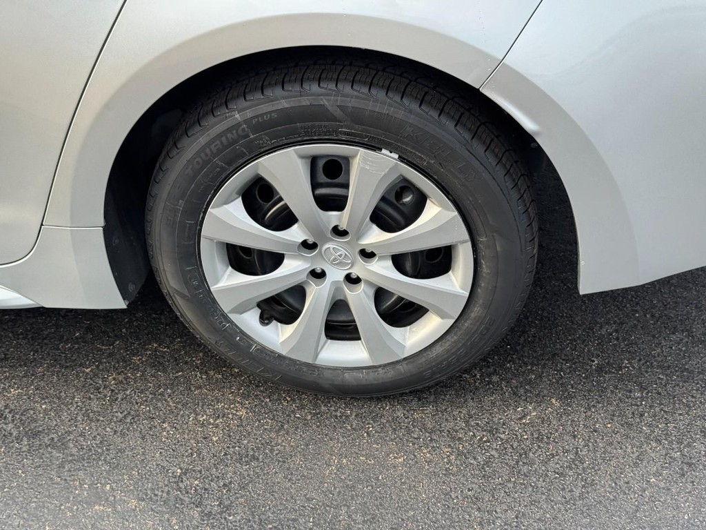 Toyota Corolla Vehicle Image 8