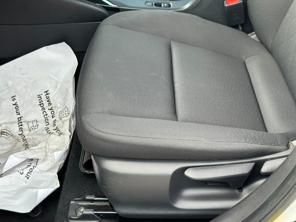 Toyota Corolla Vehicle Image 18