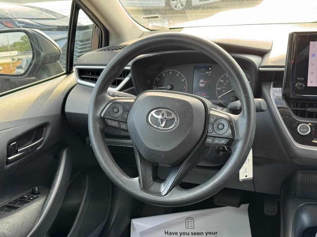Toyota Corolla Vehicle Image 14