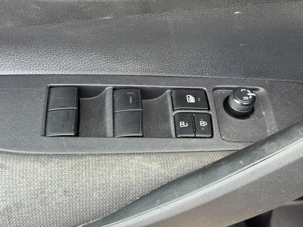 Toyota Corolla Vehicle Image 17