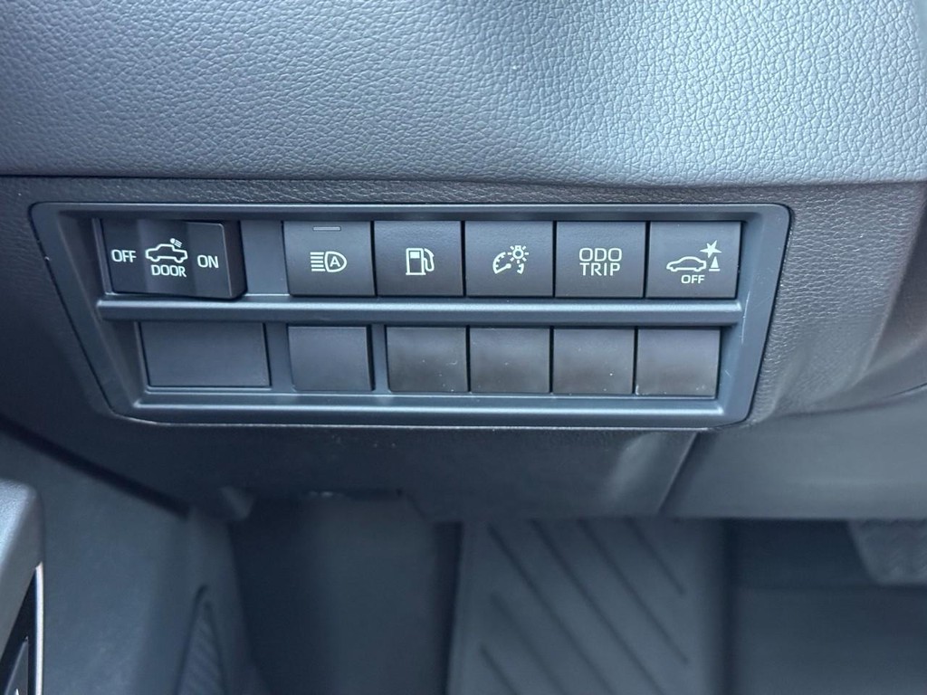 Toyota Tundra 4WD Vehicle Image 16