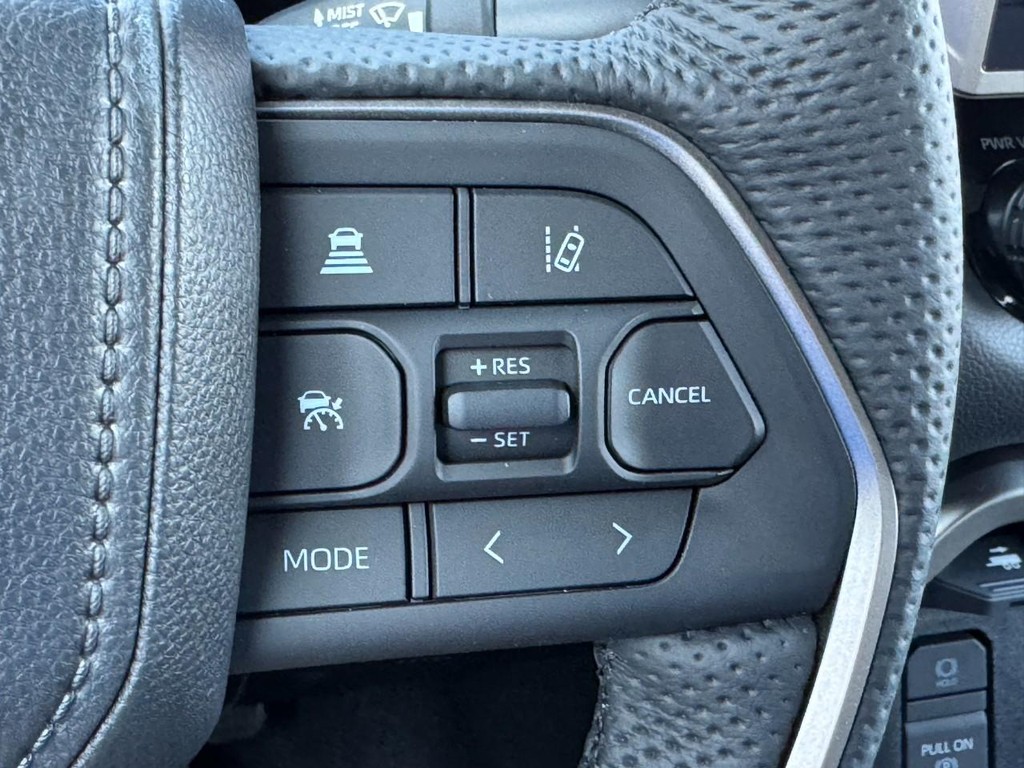 Toyota Tundra 4WD Vehicle Image 18