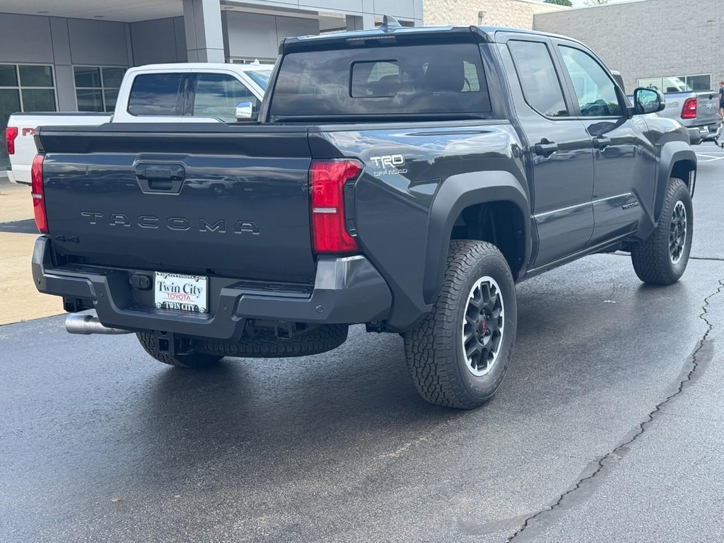 Toyota Tacoma 4WD Vehicle Image 3