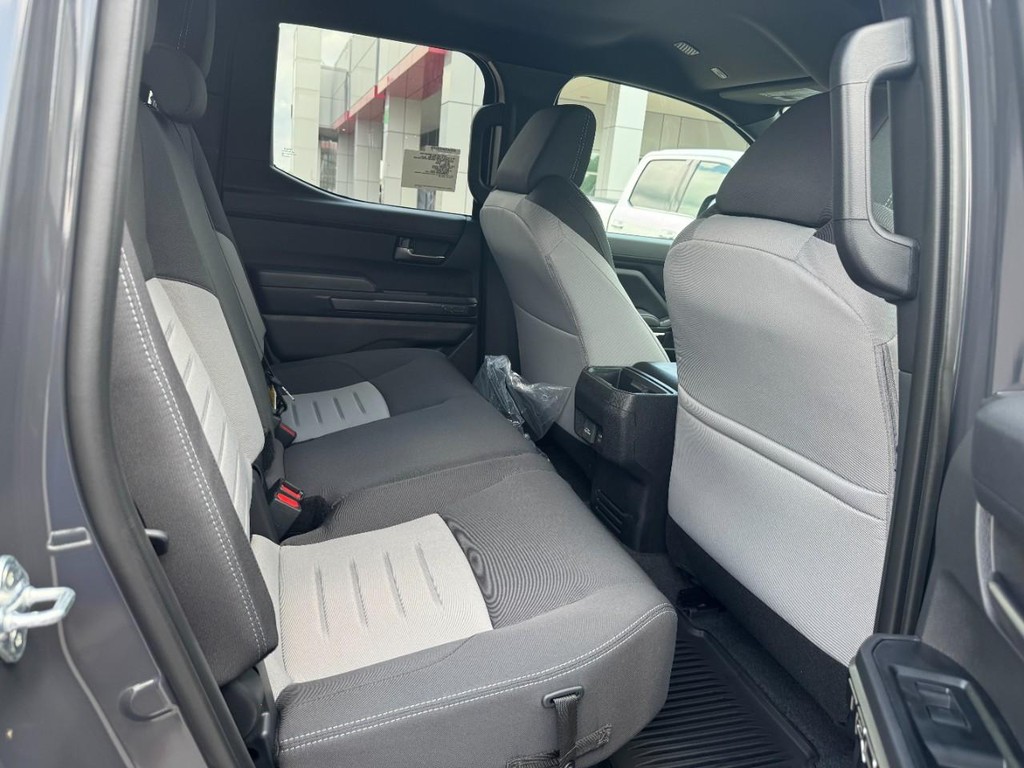 Toyota Tacoma 4WD Vehicle Image 5