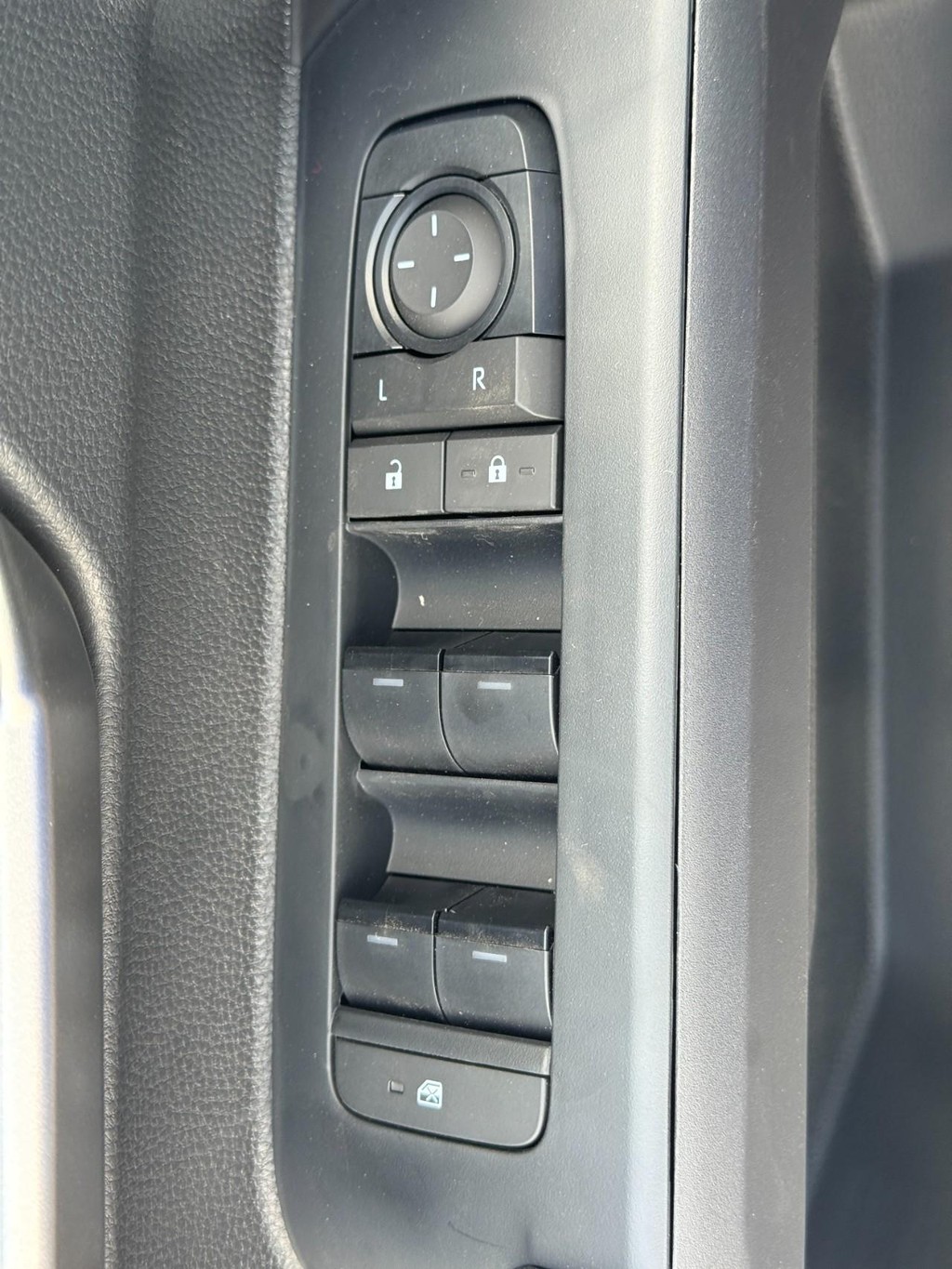 Toyota Tacoma 4WD Vehicle Image 11