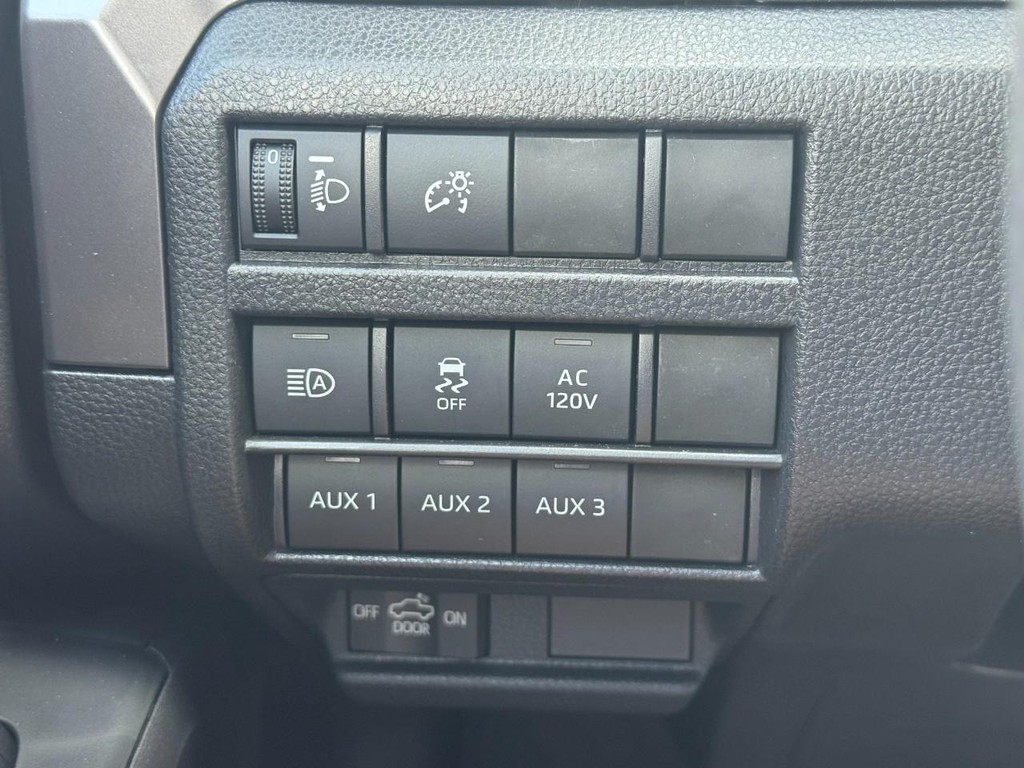 Toyota Tacoma 4WD Vehicle Image 13