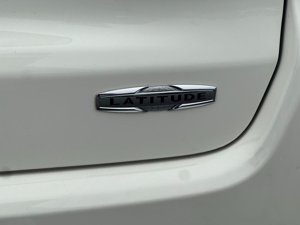 Jeep Compass Vehicle Full-screen Gallery Image 05