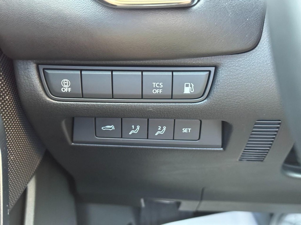 Mazda CX-50 Hybrid Vehicle Image 17