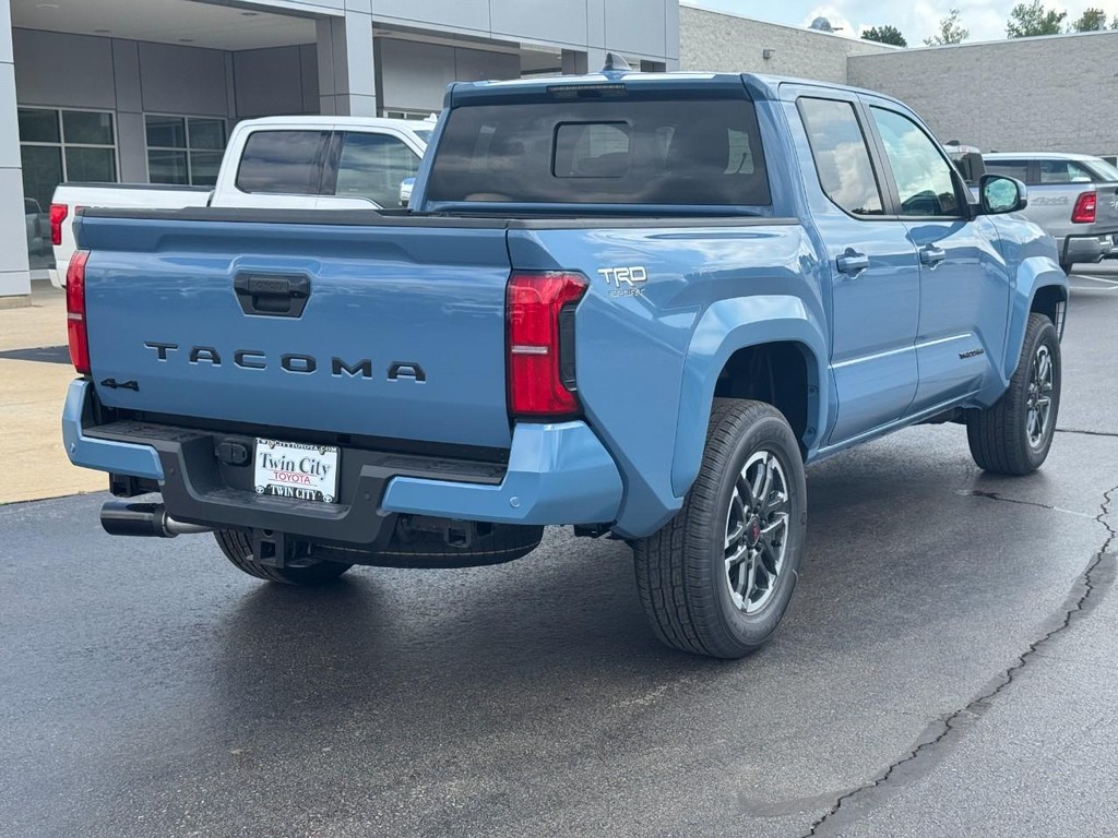 Toyota Tacoma 4WD Vehicle Image 3
