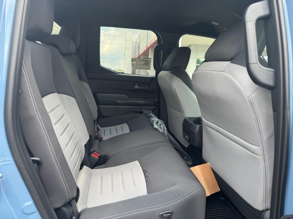 Toyota Tacoma 4WD Vehicle Image 5