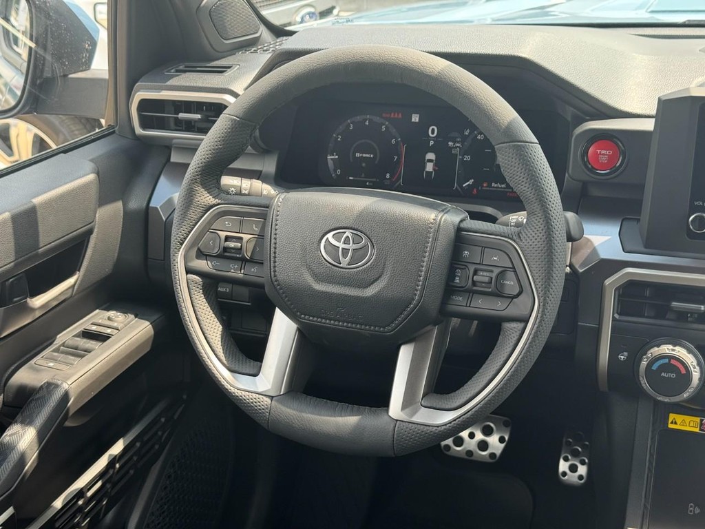 Toyota Tacoma 4WD Vehicle Image 8