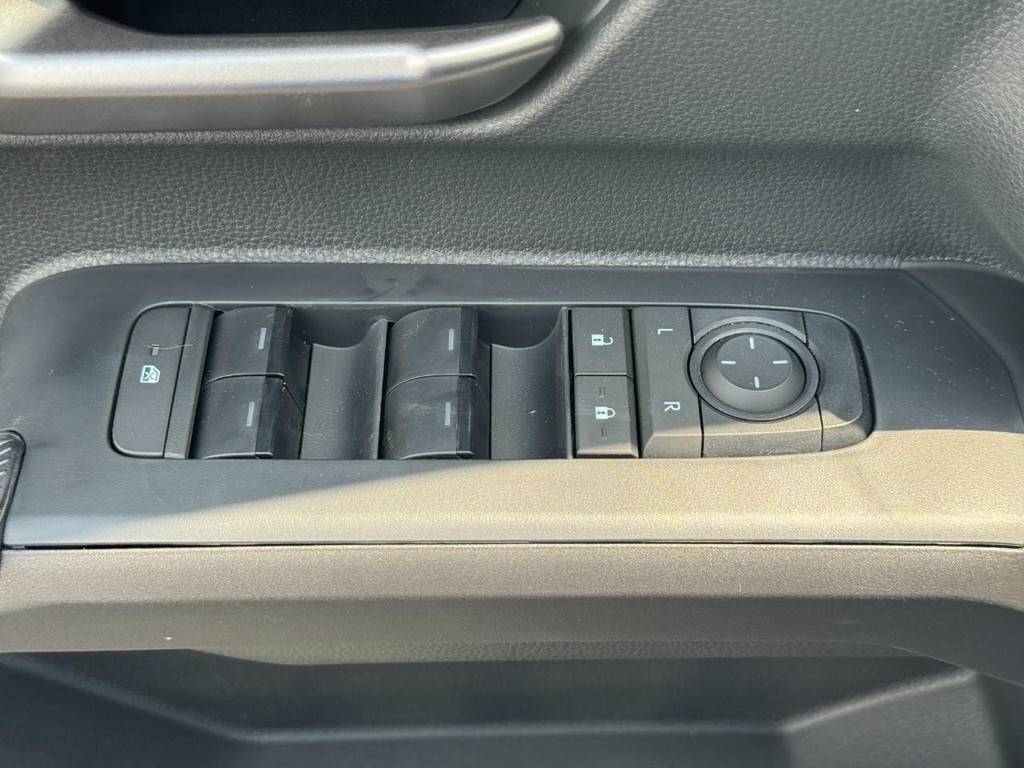 Toyota Tacoma 4WD Vehicle Image 11