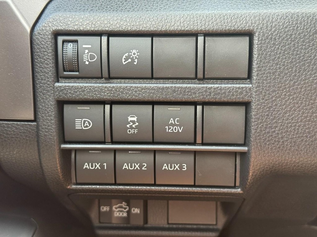 Toyota Tacoma 4WD Vehicle Image 13