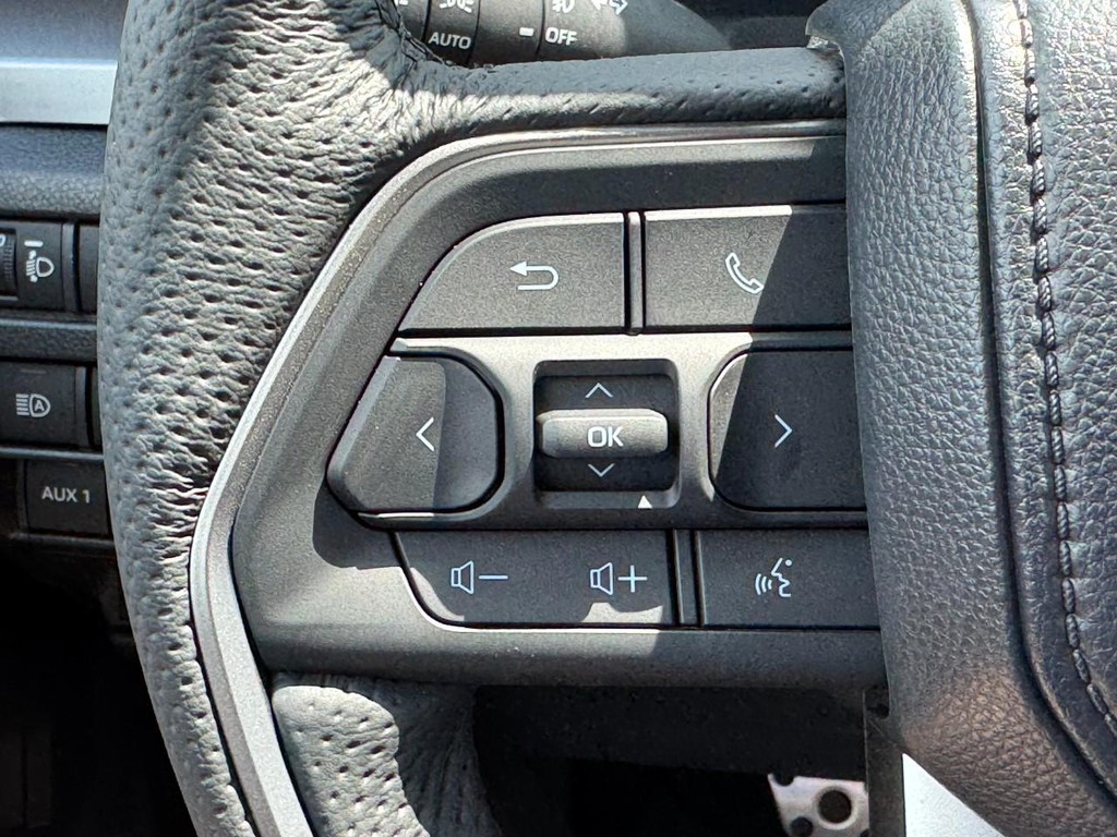 Toyota Tacoma 4WD Vehicle Image 14