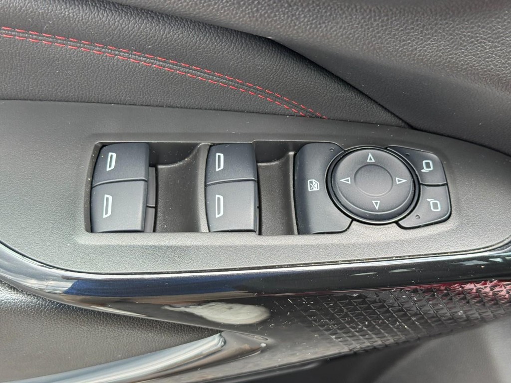 Chevrolet Trax Vehicle Full-screen Gallery Image 17