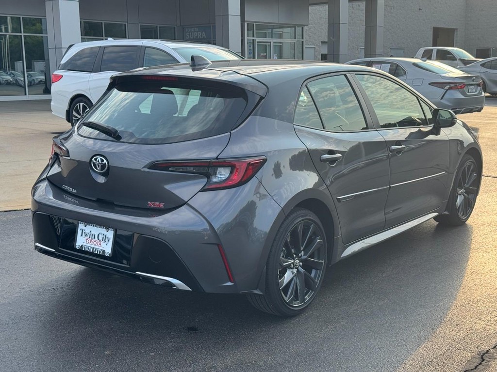 Toyota Corolla Hatchback Vehicle Image 3