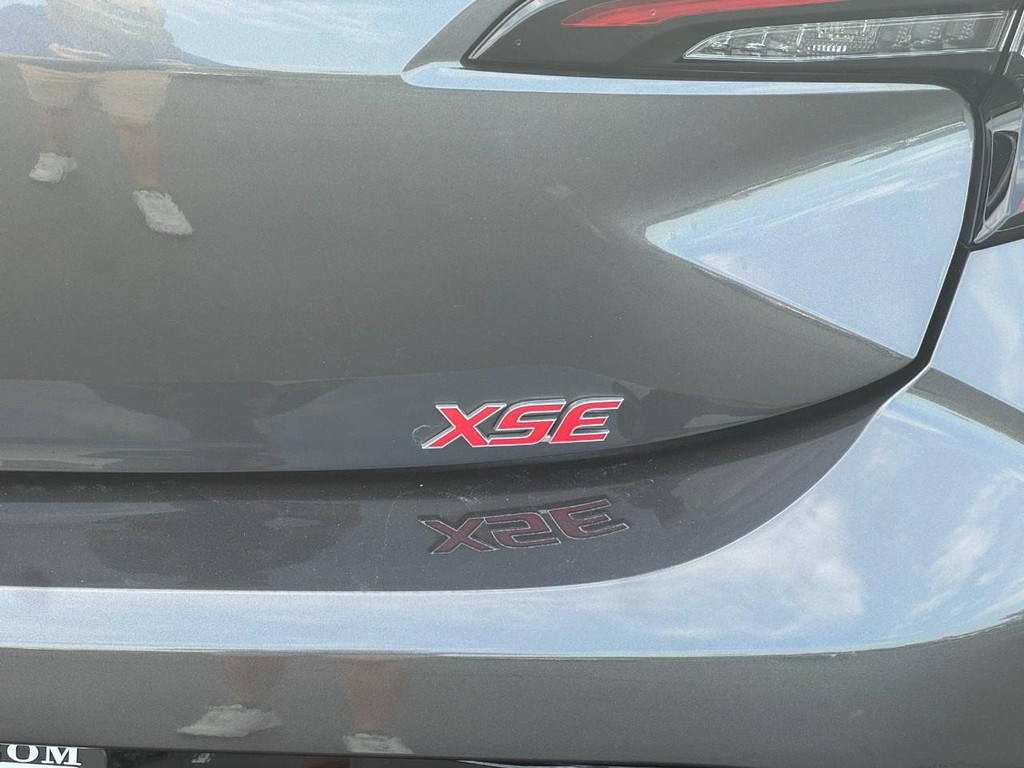 Toyota Corolla Hatchback Vehicle Image 5