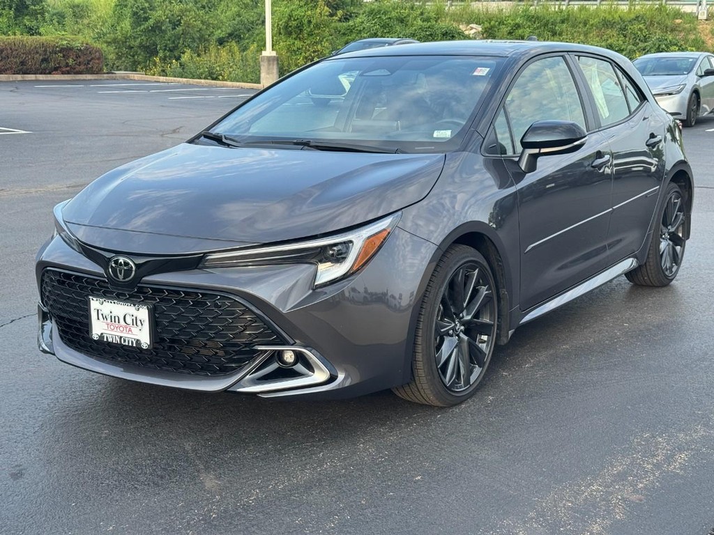 Toyota Corolla Hatchback Vehicle Image 9