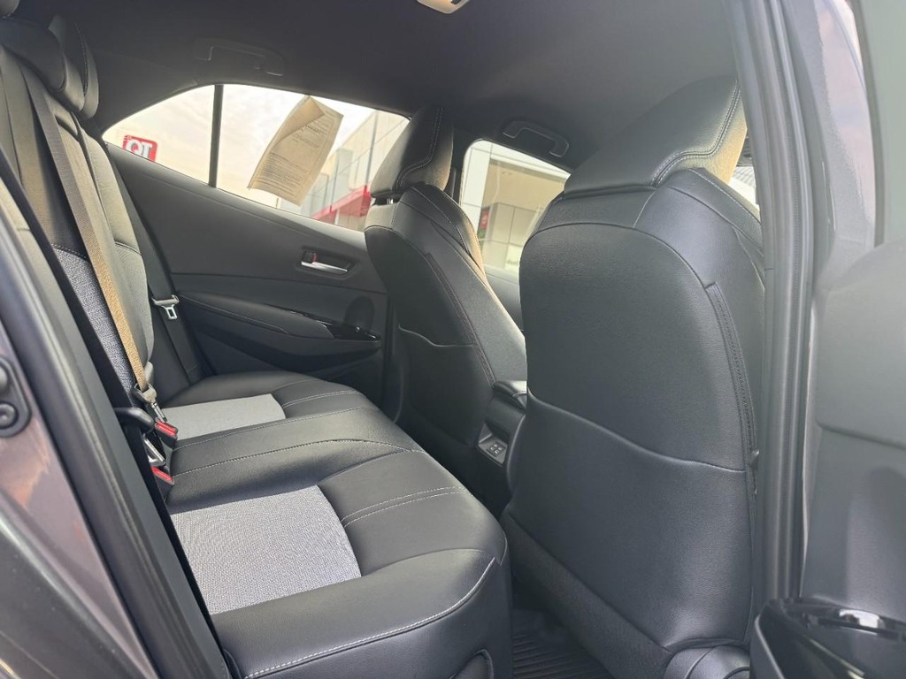 Toyota Corolla Hatchback Vehicle Image 11