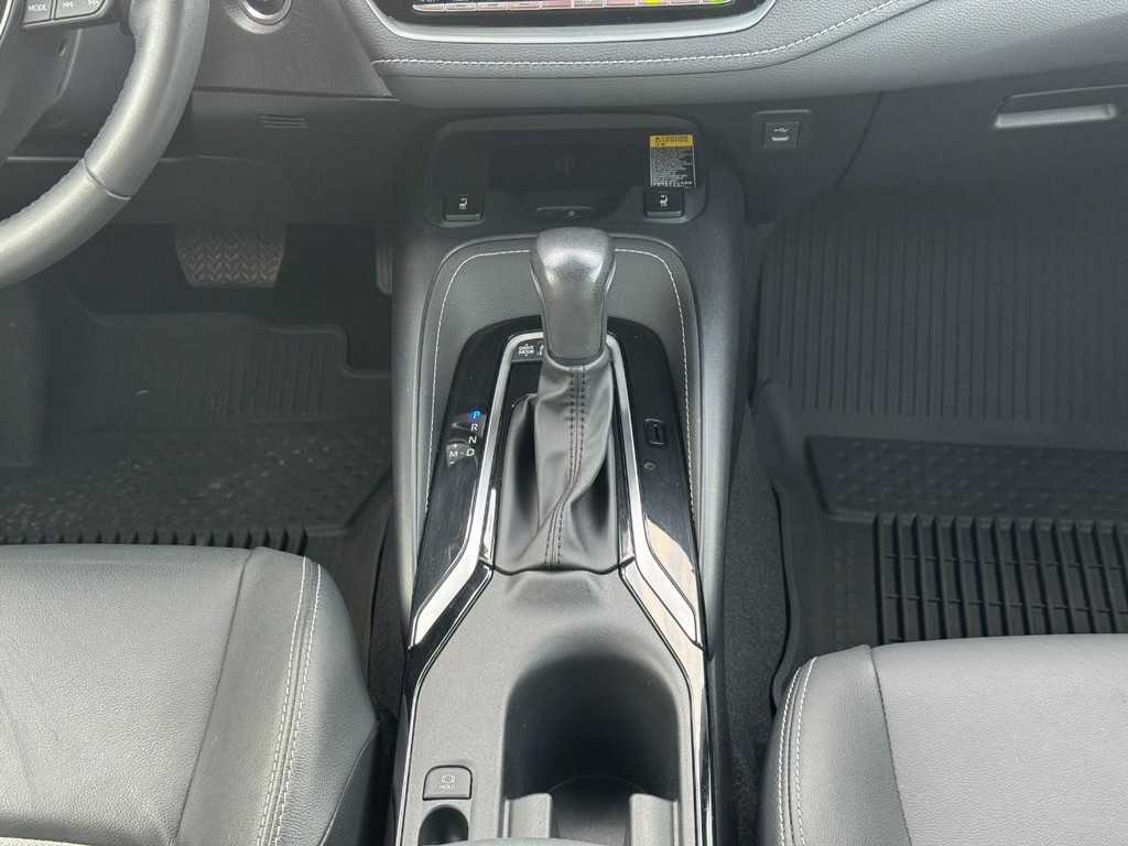 Toyota Corolla Hatchback Vehicle Image 15