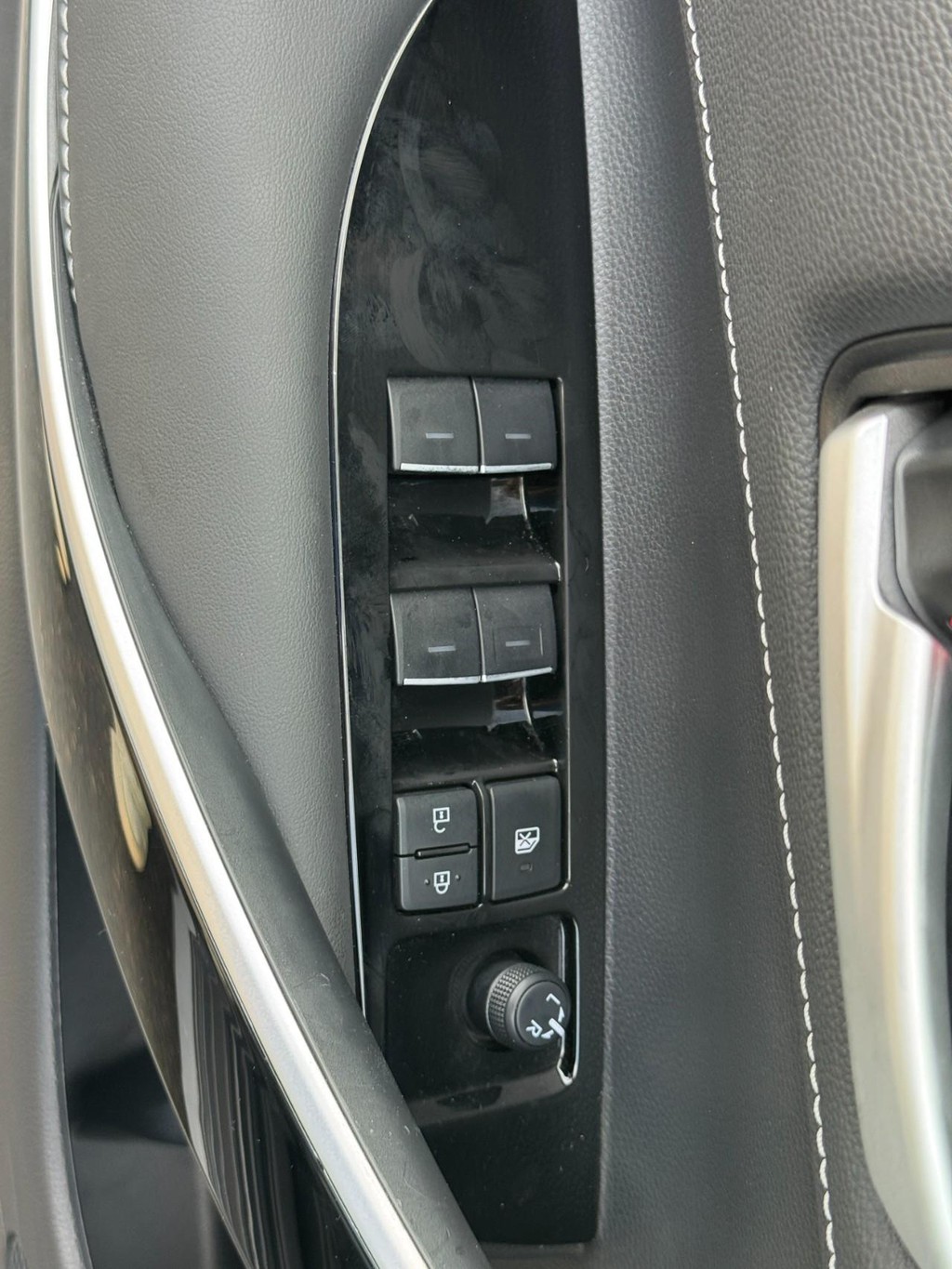 Toyota Corolla Hatchback Vehicle Image 16