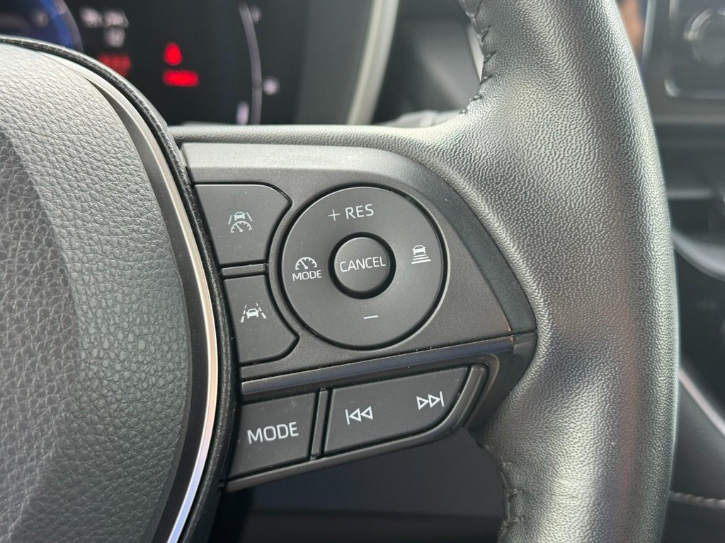 Toyota Corolla Hatchback Vehicle Image 20
