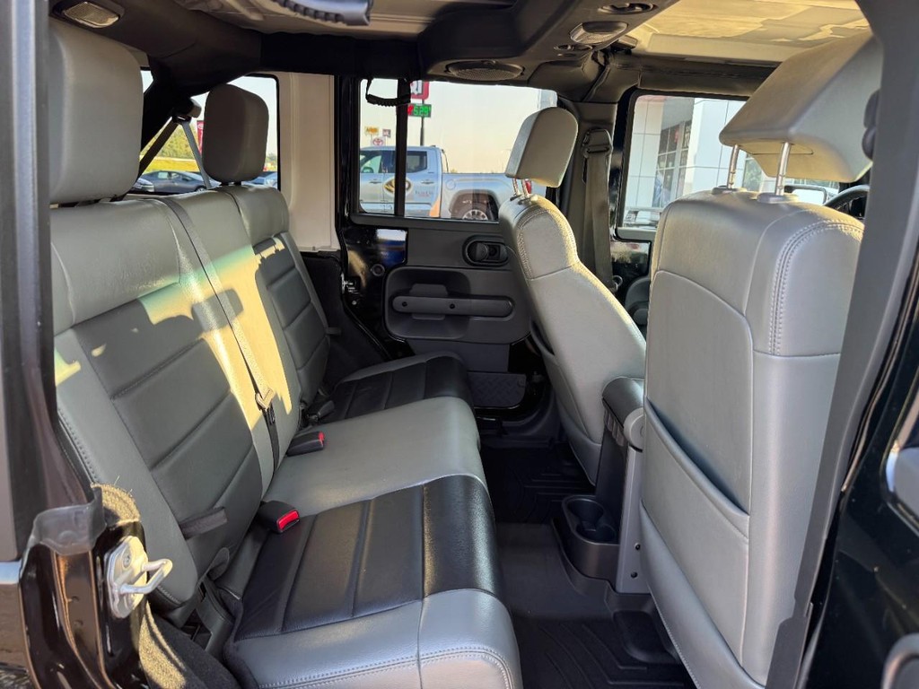 Jeep Wrangler Unlimited Vehicle Image 9
