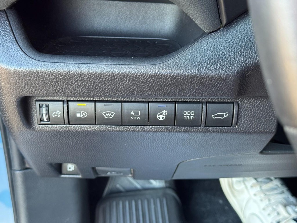 Toyota RAV4 Vehicle Image 20