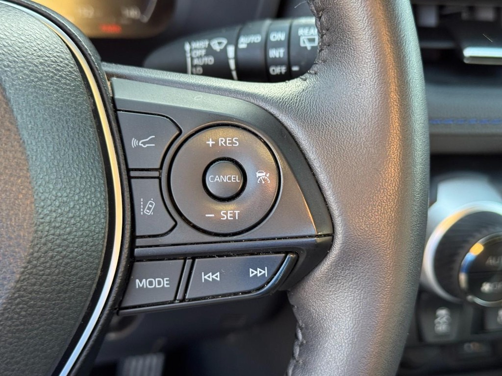 Toyota RAV4 Vehicle Image 22