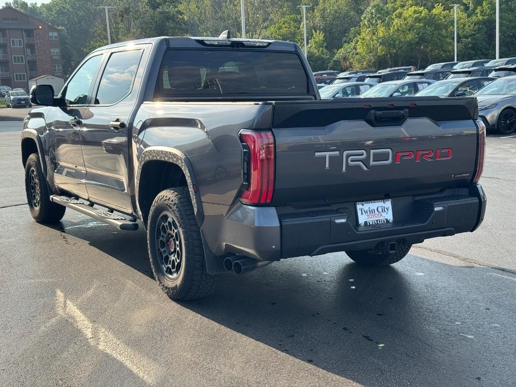 Toyota Tundra 4WD Vehicle Image 7