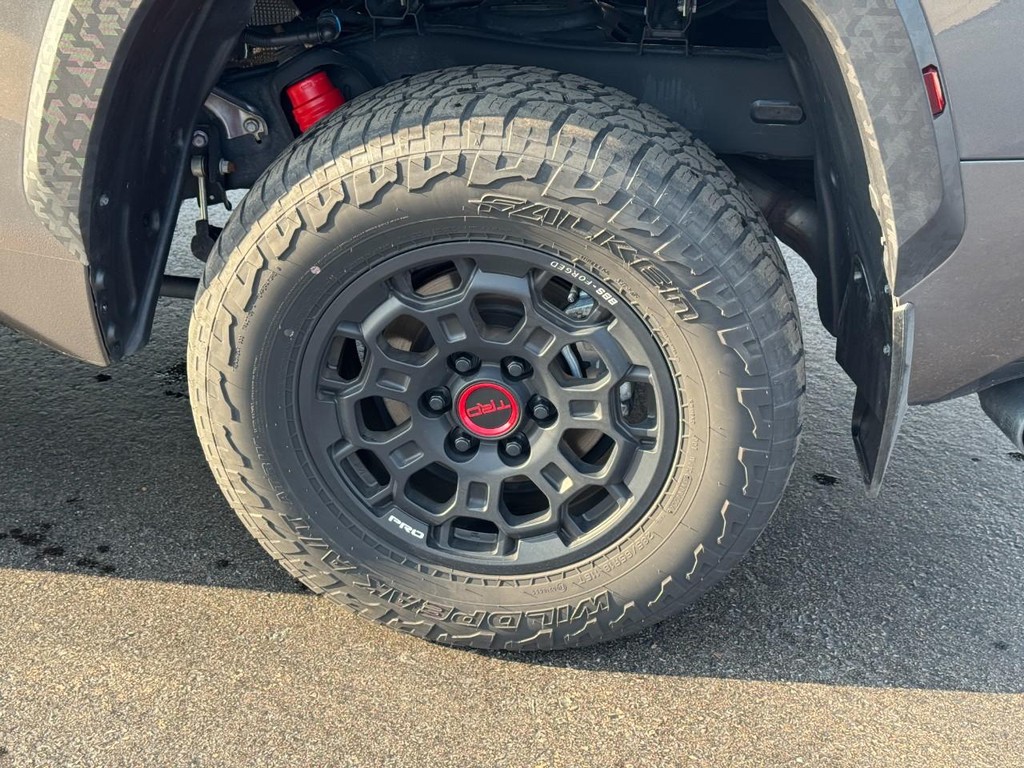 Toyota Tundra 4WD Vehicle Image 8