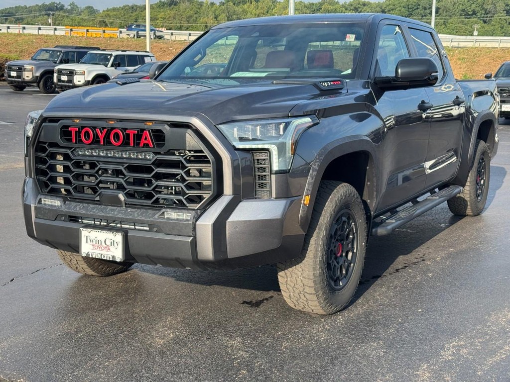 Toyota Tundra 4WD Vehicle Image 9