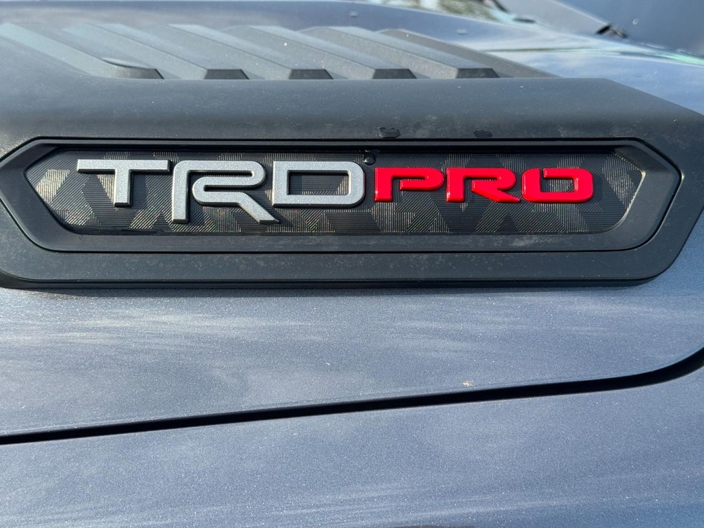 Toyota Tundra 4WD Vehicle Image 11