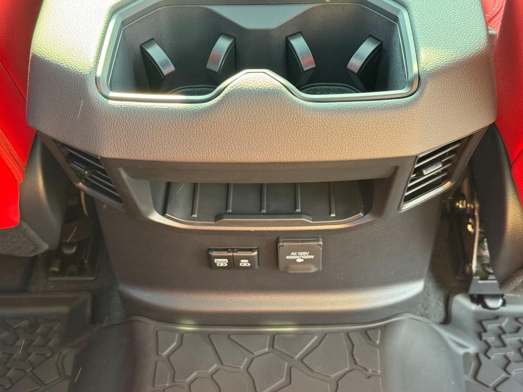 Toyota Tundra 4WD Vehicle Image 13