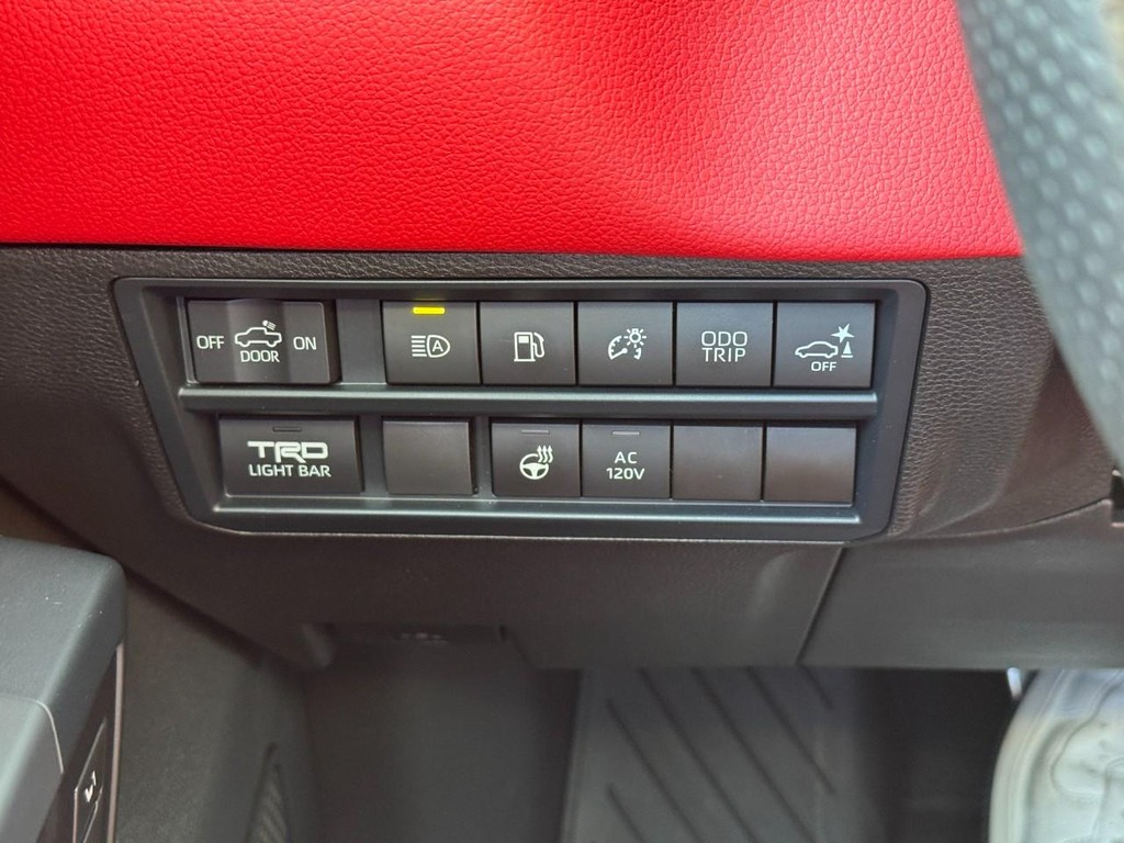 Toyota Tundra 4WD Vehicle Image 21