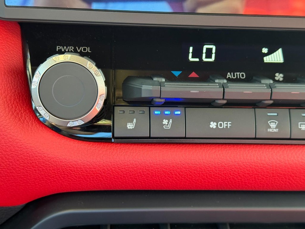 Toyota Tundra 4WD Vehicle Image 27