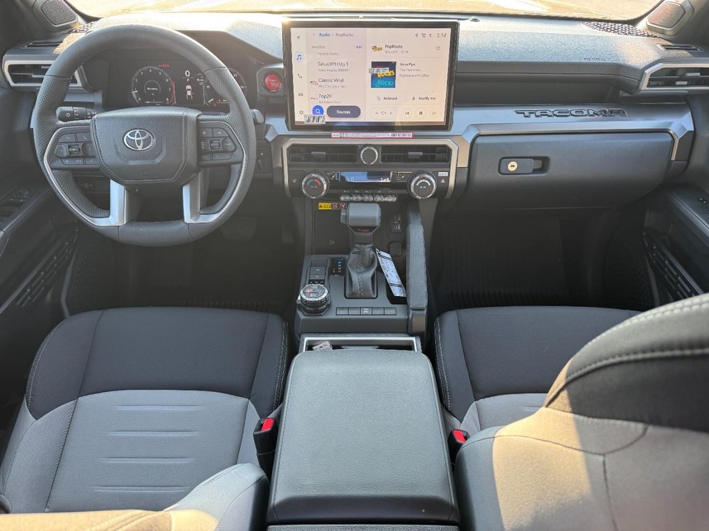 Toyota Tacoma 4WD Vehicle Image 8