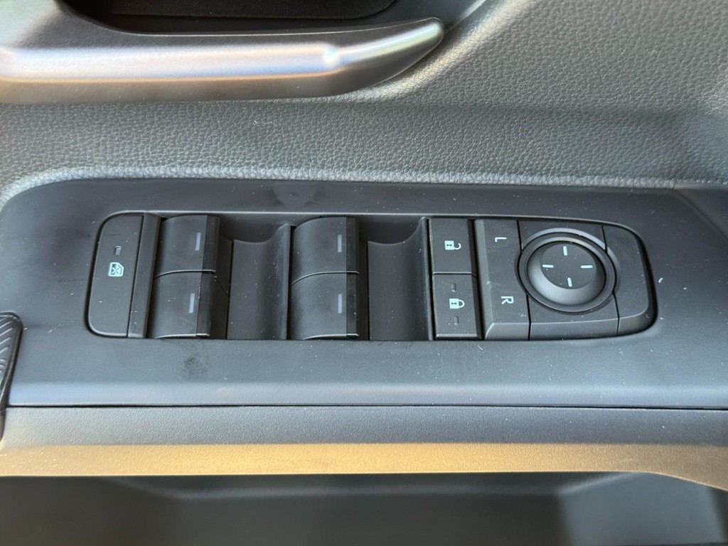 Toyota Tacoma 4WD Vehicle Image 12
