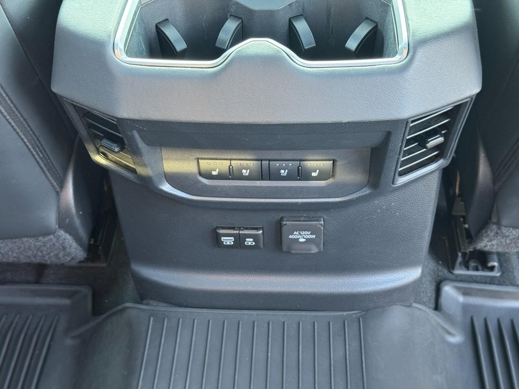 Toyota Tundra 4WD Vehicle Image 12