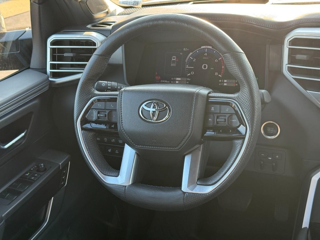 Toyota Tundra 4WD Vehicle Image 14