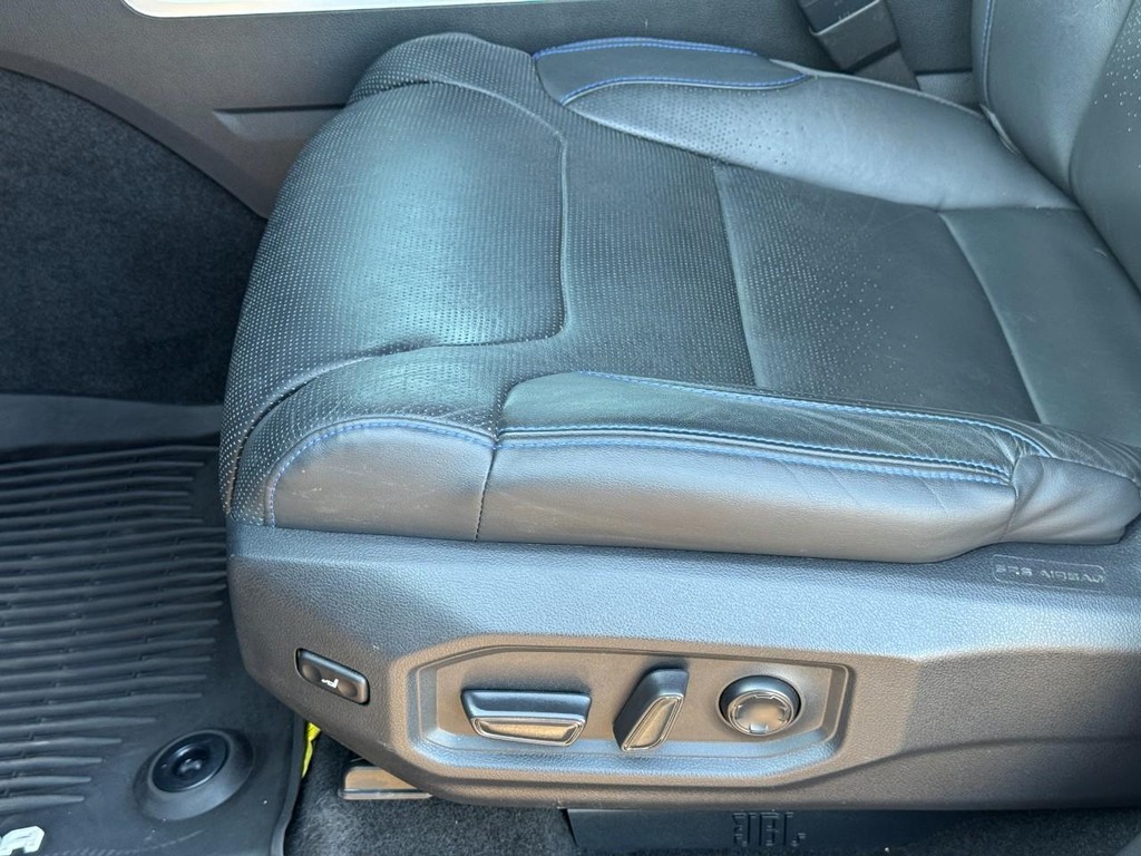 Toyota Tundra 4WD Vehicle Image 18