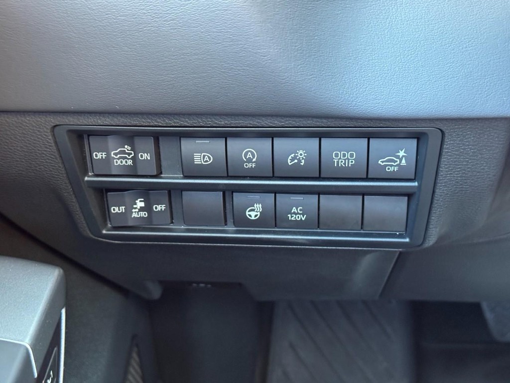 Toyota Tundra 4WD Vehicle Image 19