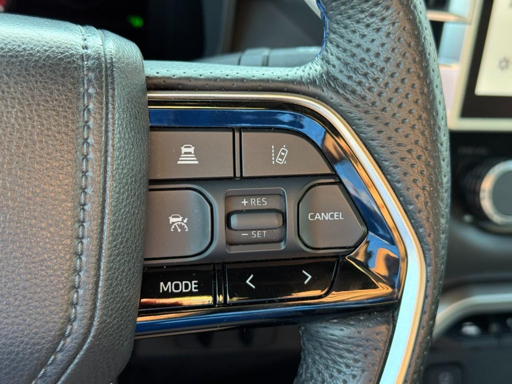 Toyota Tundra 4WD Vehicle Image 21