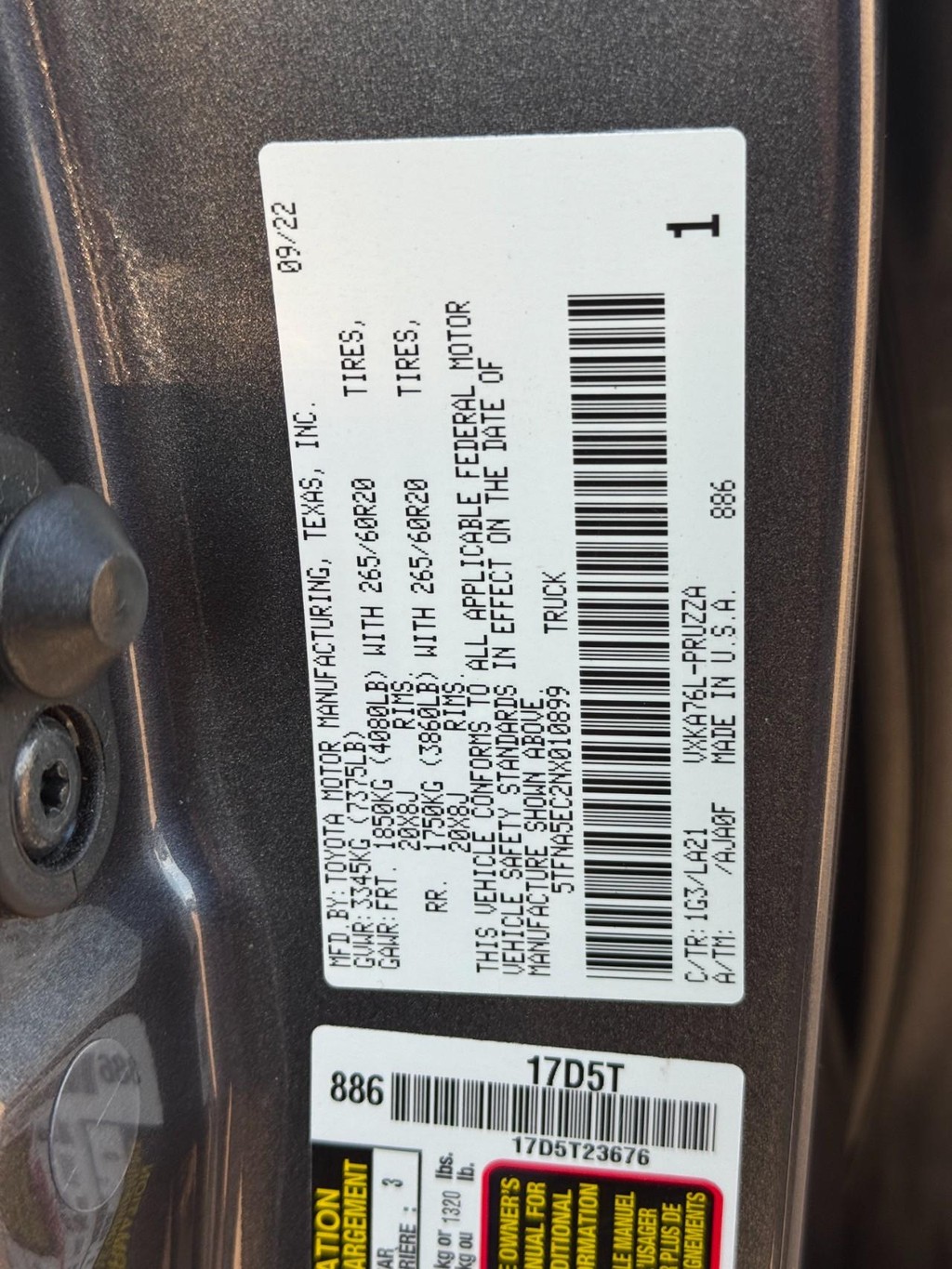 Toyota Tundra 4WD Vehicle Image 25