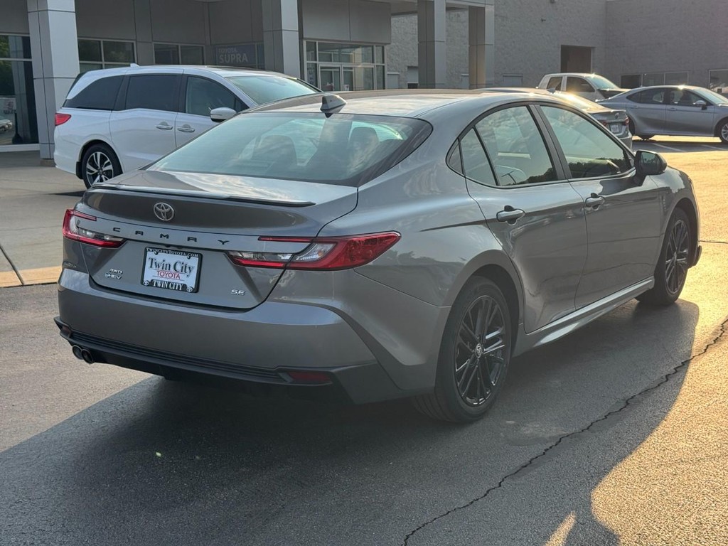 Toyota Camry Vehicle Image 3