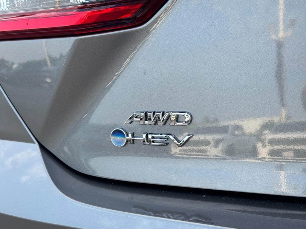 Toyota Camry Vehicle Image 6