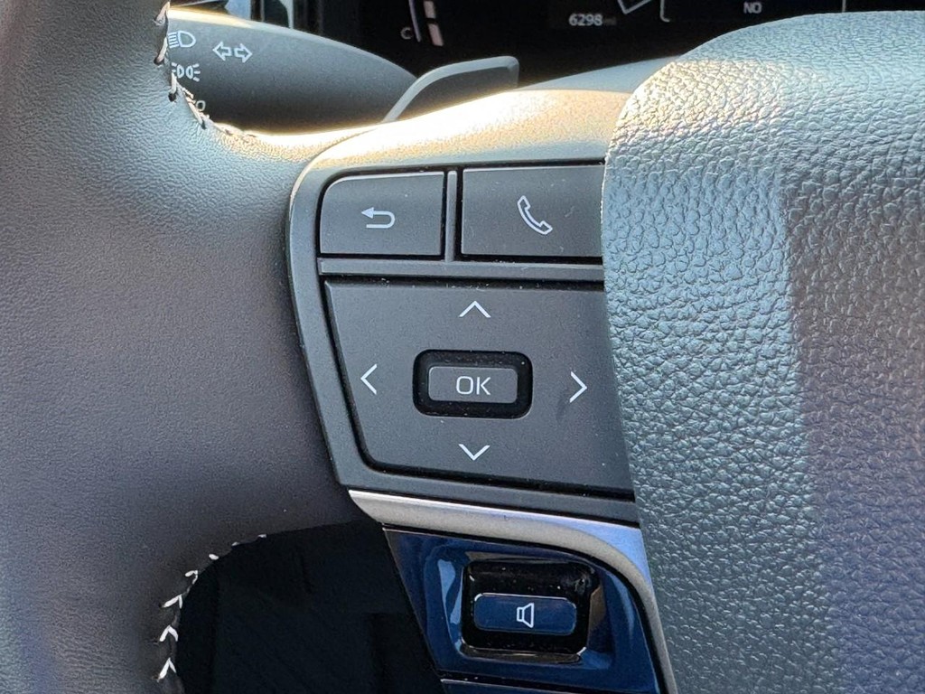 Toyota Camry Vehicle Image 20